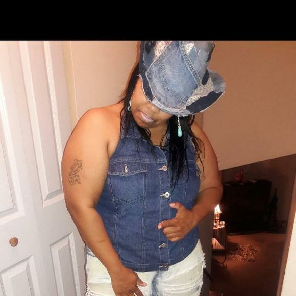 Meet your Posher, Tracy - Picture 1 of 1